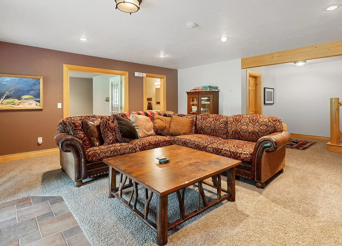 Bunk House- Single - Shared Bathroom